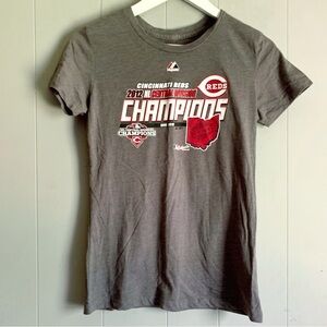 MAJESTIC Cincinnati Reds 2012 Championship Graphic Tee M Deadstock